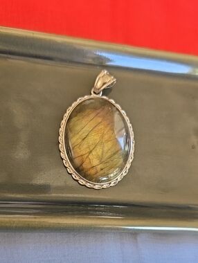Large Labradorite Pendant in 925 Sterling Silver – Stunning Labradorescence!
